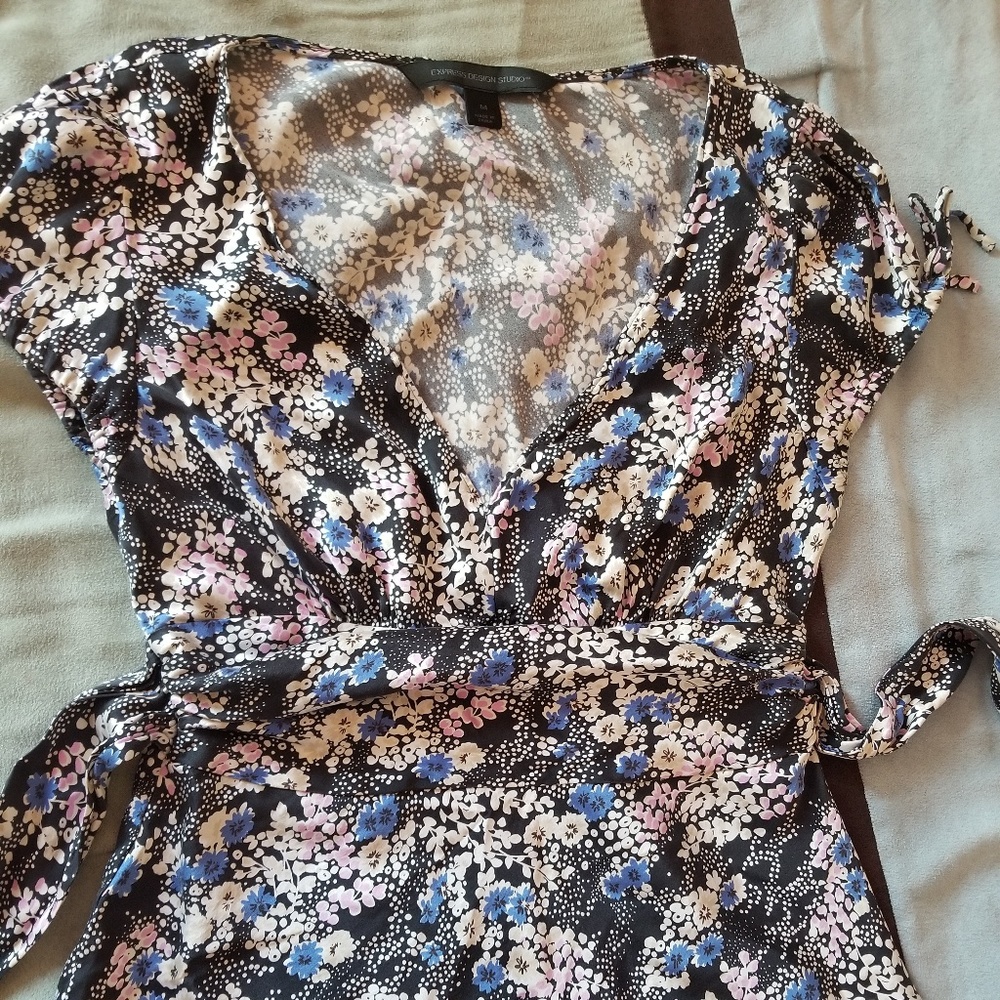 Express Blouse - Picture 4 of 4